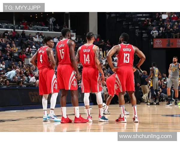 火箭队与灰熊队的激烈对决揭示了季前赛的精彩与挑战